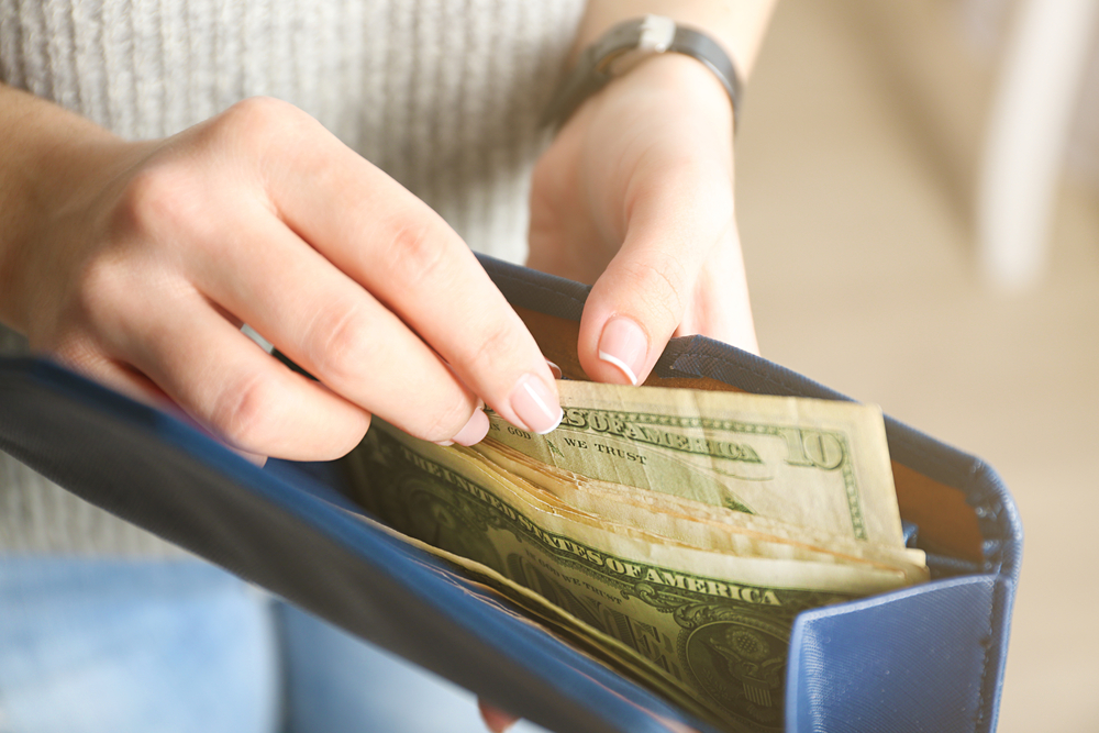 How to manage your money and avoid a post-pandemic splurge